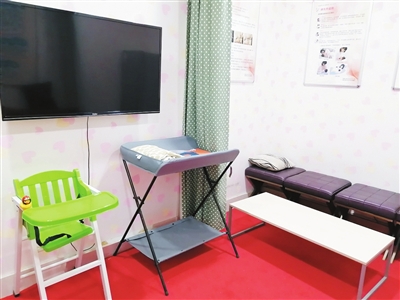部分公共場(chǎng)所母嬰室內(nèi)景。