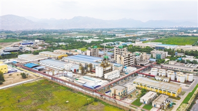 <p>　　正在擴(kuò)建的寧夏盈氟金和科技有限公司。</p>