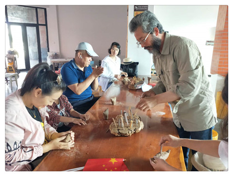 泥哇嗚制作現(xiàn)場(chǎng).jpg