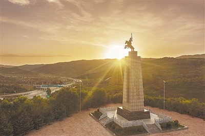 <p>　　青石嘴戰(zhàn)斗紀(jì)念碑</p>
