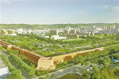 <p>　　原州古城墻</p>