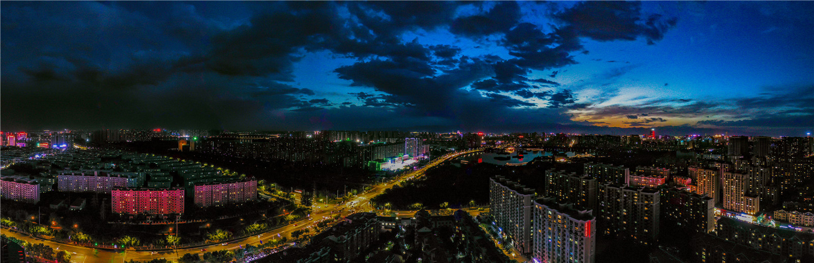 銀川夜色.jpg