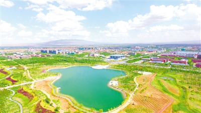 <p>　　青云湖　　　（本版文圖除署名外均由吳忠市紅寺堡區(qū)文化旅游體育廣電局提供）</p>