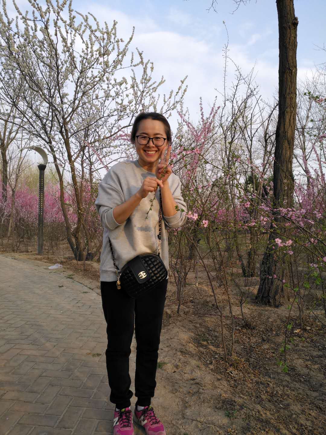 16、何英慧.jpg
