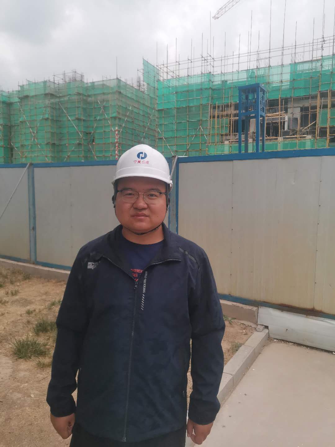 杜健.jpg
