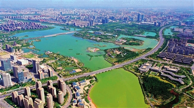 銀川湖泊水系相通、公園綠地環(huán)擁。.jpg