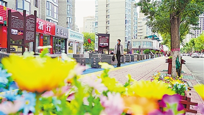 <p>　　背街巷道改造。</p>