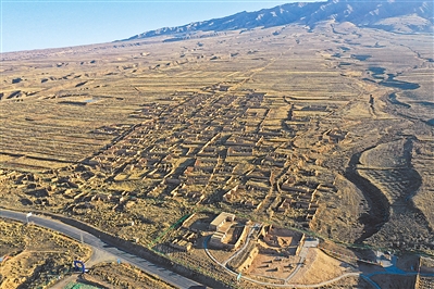 <p>　　羅山?jīng)_積扇上曾經(jīng)的村莊。本報實習(xí)生　彭斌　攝</p>