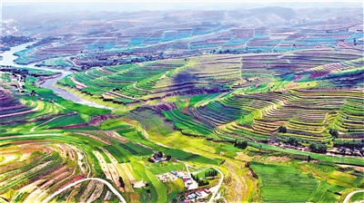 <p>　　城鄉(xiāng)供水一體化為鄉(xiāng)村振興賦能。</p>