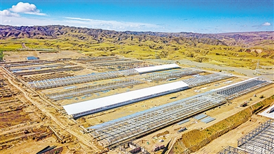 <p>　　正在建設的光明牧業(yè)萬頭奶牛養(yǎng)殖基地。</p>
